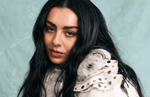 Charli xcx diz que o argumento de venda original do filme ‘Brat’ era muito focado na gravadora e chama o Oscar de Ariana Grande de ‘surpresa’: ‘Ela é incrível e vai com força total’ Charli xcx diz que o argumento de venda original do filme 'Brat' era muito focado na gravadora e chama o Oscar de Ariana Grande de 'surpresa': 'Ela é incrível e vai com força total'