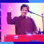 "Charlie Puth anuncia 'Whatever's Clever Tour', programa MSG" . Obter ingressos