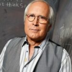 Chevy Chase diz 'Não sou racista' quando questionado sobre a saída da 'comunidade': O programa 'não foi uma experiência ruim'. Eu simplesmente não pensei que fosse tão bom'