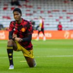 Diretor de futebol Jason Wilcox em ação durante uma sessão de treinamento do time principal no complexo de treinamento Carrington em 2025 em Manchester, Inglaterra.