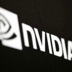 China pede que empresas de tecnologia suspendam pedidos de chips H200 da Nvidia, relata Information