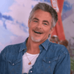 Chris Pine diz aos novos chefes da Paramount para 'se divertirem' e 'boa sorte' com o futuro de 'Star Trek': 'Viva muito e prospere'