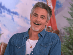 Chris Pine diz aos novos chefes da Paramount para ‘se divertirem’ e ‘boa sorte’ com o futuro de ‘Star Trek’: ‘Viva muito e prospere’ Chris Pine diz aos novos chefes da Paramount para 'se divertirem' e 'boa sorte' com o futuro de 'Star Trek': 'Viva muito e prospere'