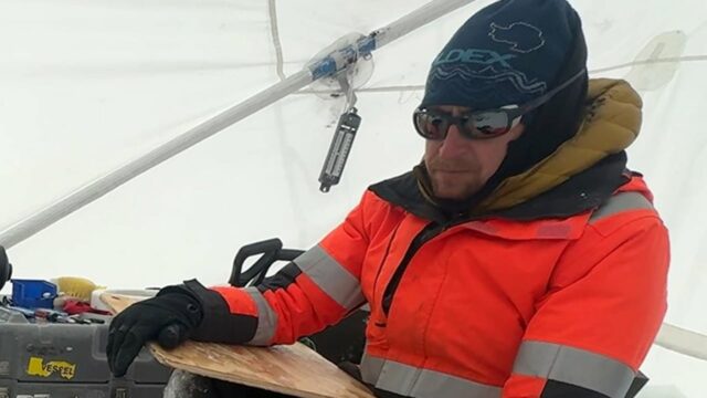 um cientista na Antártida