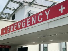 Cirurgiões ‘aceitaram subornos’ por vendas hospitalares de US$ 2,8 milhões Cirurgiões 'aceitaram subornos' por vendas hospitalares de US$ 2,8 milhões