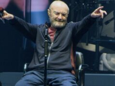 Claro, Phil Collins tem problemas de saúde. Mas talvez aquela enfermeira 24 horas por dia, 7 dias por semana, pudesse sair em turnê com ele? Claro, Phil Collins tem problemas de saúde. Mas talvez aquela enfermeira 24 horas por dia, 7 dias por semana, pudesse sair em turnê com ele?