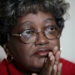 Claudette Colvin morre aos 86 anos; meses antes de Rosa Parks, ativista dos direitos civis se recusou a mudar de assento em ônibus segregado