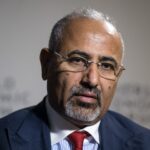 Coalizão liderada pela Arábia Saudita diz que al-Zubaidi do STC fugiu para os Emirados Árabes Unidos via Somalilândia