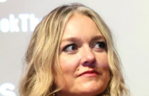 Colleen Hoover revela que recebeu radiação para tratamento de câncer colleen-hoover-getty-1