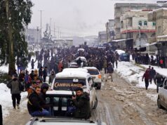 Comboio de ajuda da ONU chega a Ain al-Arab, na Síria, como trégua entre o exército, mantém SDF Comboio de ajuda da ONU chega a Ain al-Arab, na Síria, como trégua entre o exército, mantém SDF