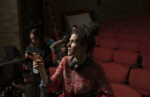 Como NB Mager encontrou seu ‘canal de ansiedade para criatividade’ para fazer o provocativo ‘Run Amok’ Como NB Mager encontrou seu 'canal de ansiedade para criatividade' para fazer o provocativo 'Run Amok'