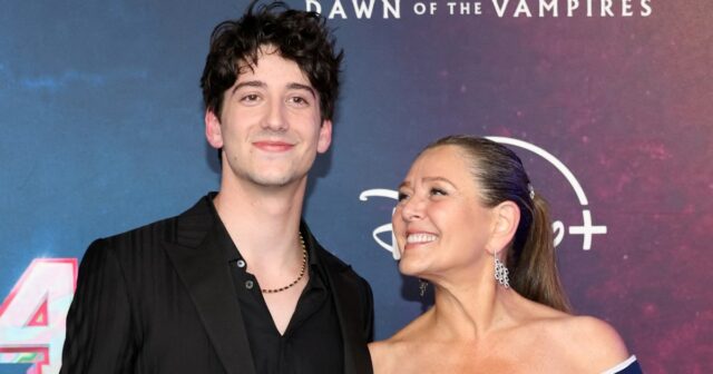 Como a estrela 'Tangled' Milo Manheim está seguindo os passos da mãe Camryn Manheim
