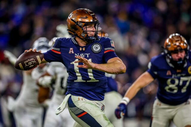 Como assistir Navy vs Cincinnati: transmissão ao vivo de futebol Como assistir Navy vs Cincinnati: transmissão ao vivo de futebol universitário Liberty Bowl, canal de TV