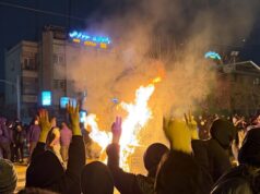 Como o Irã esmagou uma revolta de cidadãos com força letal Iranianos protestando contra o governo em Teerã este mês.
