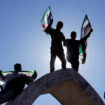 Como o exército sírio empurrou as forças lideradas pelos curdos para fora do território rico em petróleo