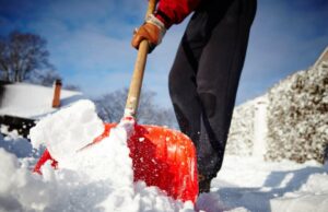 Como remover a neve sem machucar as costas Como remover a neve sem machucar as costas