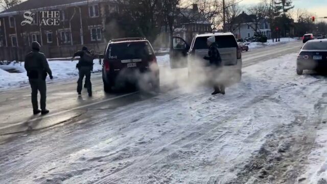 Como se desenrolou o dia depois que o agente do ICE atirou fatalmente em Renee Good
