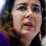 ESTADOS UNIDOS - 26 DE FEVEREIRO: Harmeet Dhillon, indicada para ser procuradora-geral assistente, testemunha durante sua audiência de confirmação do Comitê Judiciário do Senado no edifício Dirksen na quarta-feira, 26 de fevereiro de 2025. (Tom Williams/CQ Roll Call via AP Images)