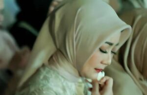 Confirmação de Atalia Praratya sobre o divórcio: Os nomes AK, LM ou SM nunca foram incluídos no processo Confirmação de Atalia Praratya sobre o divórcio: Os nomes AK, LM ou SM nunca foram incluídos no processo