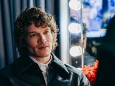 Connor Storrie sobre a grande questão da segunda temporada de ‘Heated Rivalry’ e ser o Ilya perfeito de Rachel Reid Dar vida a um livro querido é uma responsabilidade que Connor Storrie não encara levianamente. “Temos que reconhecer que antes mesmo de o programa ser lançado, há toda uma legião de pessoas que amam o livro”, disse ele no TODAY.