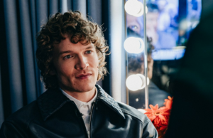 Connor Storrie sobre a grande questão da segunda temporada de ‘Heated Rivalry’ e ser o Ilya perfeito de Rachel Reid Dar vida a um livro querido é uma responsabilidade que Connor Storrie não encara levianamente. “Temos que reconhecer que antes mesmo de o programa ser lançado, há toda uma legião de pessoas que amam o livro”, disse ele no TODAY.