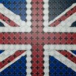 Uma bandeira britânica feita de fichas de pôquer. Consulta publicada erroneamente propõe aumento de 30% na taxa de licença de jogos de azar no Reino Unido