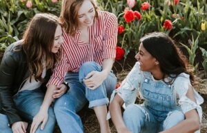 Consumidores da Geração Alfa valorizam segurança e gentileza em vez de fama e popularidade, conclui estudo da UCLA Consumidores da Geração Alfa valorizam segurança e gentileza em vez de fama e popularidade, conclui estudo da UCLA