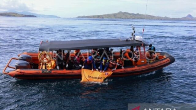 Corpo do treinador do Valencia identificado através de anel, relógio Corpo do treinador do Valencia identificado através de anel, relógio e tatuagens