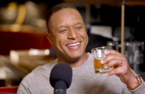 Craig Melvin lança um novo podcast, ‘Glass Half Full’. Veja o trailer Craig Melvin lança um novo podcast, 'Glass Half Full'. Veja o trailer