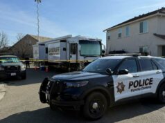 Crianças e adultos encontrados mortos após ligação para o 911 sobre ‘armadilhas’ na casa da Califórnia Homem-encontrado-culpado-de-matar-pais-na-frente-da-irmã