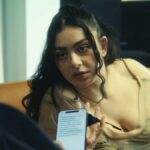 Cooper Hoffman e Olivia Wilde em