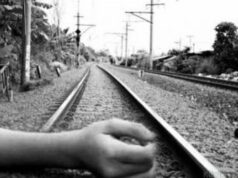 Cronologia de Aisyah morta por um trem que supostamente saltou da plataforma da estação Gondangdia Cronologia de Aisyah morta por um trem que supostamente saltou da plataforma da estação Gondangdia