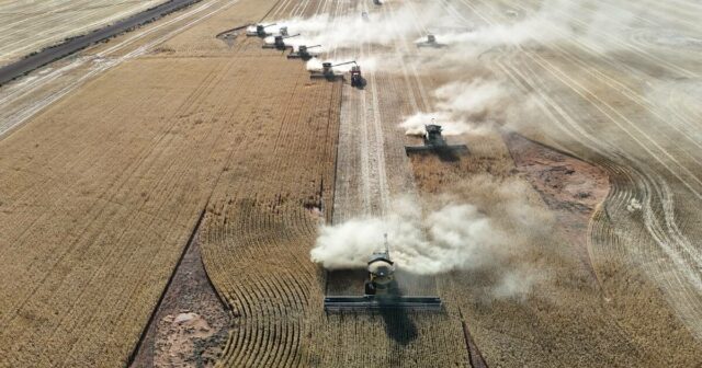 Cultura comunitária aproxima meta de compra de terras para esta cidade do Cinturão de Trigo
