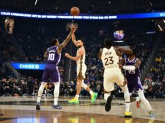 Curry marca double-double enquanto Warriors desmantelam Sacramento Kings Curry marca double-double enquanto Warriors desmantelam Sacramento Kings