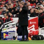 O técnico do Manchester United, Ruben Amorim, fala durante entrevista coletiva no complexo de treinamento Carrington em 2025, em Manchester, Inglaterra.