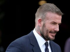 David Beckham zomba do filho torcedor do Arsenal após a vitória do Man Utd por 3-2 Carrick