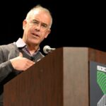 Editor Jeffrey Goldberg e proprietária Laurene Powell Jobs (Getty Images/Christopher Smith para TheWrap)