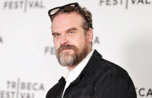 David Harbour sai de ‘Behemoth!’ Filme David Harbour sai de 'Behemoth!' Filme