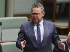 David Littleproud enfrentará perda de liderança após divisão da Coalizão O membro de Flynn, Colin Boyce, fala sobre a revogação do projeto de lei Net Zero 2025, na Câmara dos Representantes no Parlamento em Canberra, na segunda-feira, 1º de setembro de 2025.