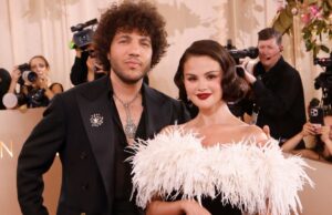 De colaboradores a cônjuges: uma linha do tempo do relacionamento de Selena Gomez e Benny Blanco Benny Blanco e Selena Gomez no Globo de Ouro em 11 de janeiro de 2026 em Beverly Hills.