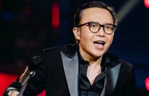 MAIS POPULAR: Dearly Joshua expõe os maus hábitos de Ari Lasso a ponto de admitir que era apenas um gerente durante o namoro Dearly Joshua expõe os maus hábitos de Ari Lasso: mesmo que meu filho esteja doente, você não pode ir para casa