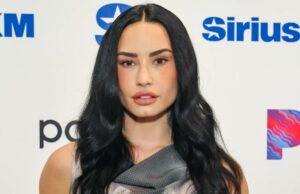 Demi Lovato revela o ‘Mini Pep Talk’ que deu ao elenco de ‘Camp Rock 3’ Demi-Lovato-em-Camp-Rock-2-TCDCARO_EC075