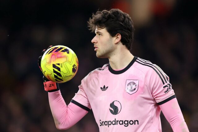 O analista do MUTV David May elogia Senne Lammens x Arsenal