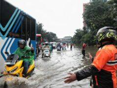Devido ao clima extremo, escolas em Jacarta começam a implementar o ensino à distância Devido ao clima extremo, escolas em Jacarta começam a implementar o ensino à distância