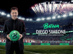 Diego Simeone faz parceria com Betinia em grande acordo de embaixador Diego Simeone anunciado como novo embaixador da Betinia. Diego Simeone segurando uma bola de futebol verde do Betinia no estádio, anunciado como embaixador oficial do Betinia com fogos de artifício ao fundo.
