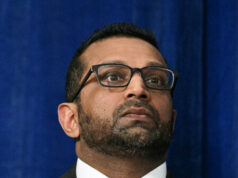 Diretor Kash Patel demite agentes do FBI ligados à guerra contra Trump Diretor Kash Patel demite agentes do FBI ligados à guerra contra Trump