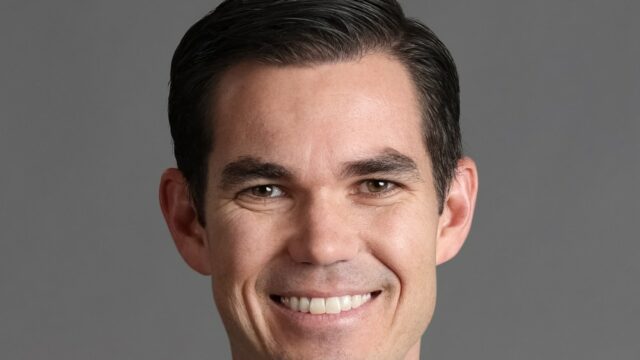 Disney nomeia Jimmy Zasowski para presidente de distribuição de plataforma da Disney Entertainment, ESPN
