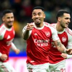 Dois gols de Jesus ajudam o Arsenal a derrotar o Inter e selar a qualificação para a Liga dos Campeões
