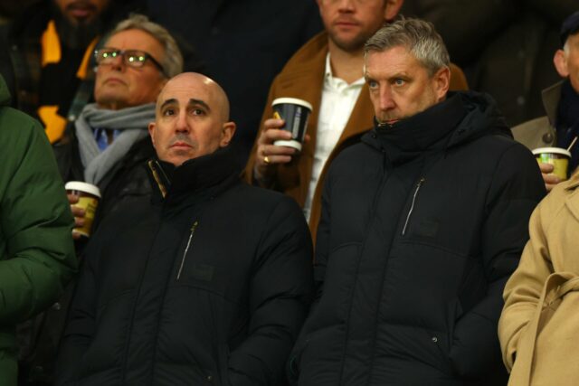 Dois gritos do Man United ouvidos contra Burnley enviam uma Jogadores do Manchester United reunidos.
