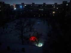 Dois mortos em ataque em massa de drones russos na Ucrânia, diz Zelenskiy Yahoo news home